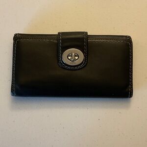 COACH Vintage Black Leather Turnlock Wallet